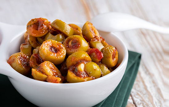 Yeşil Zeytin Salatası